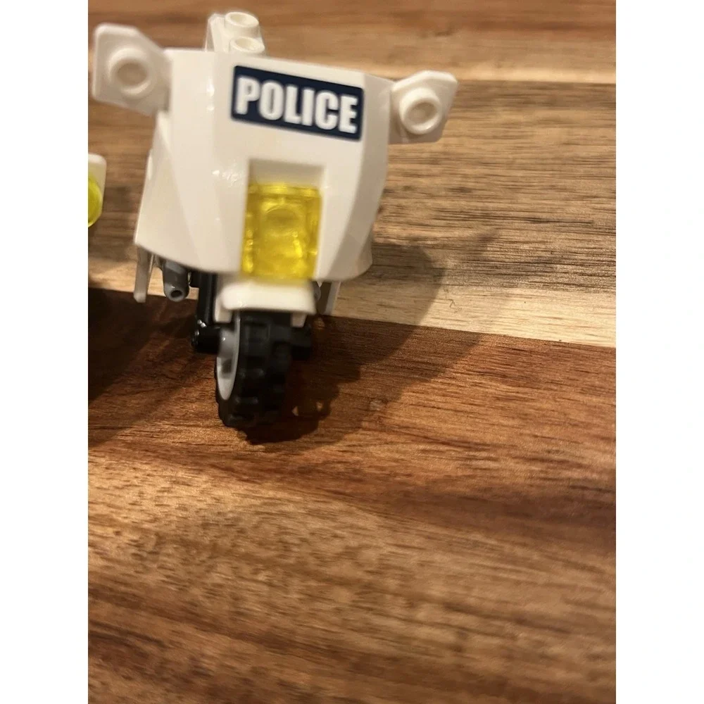 3 LEGO Motorcycle Police white for minifigures (1‎ Missing Lights)  EUC See Pics